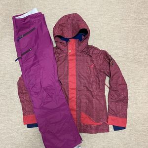 ☆ Beautiful goods only wear once ☆ Burton Burton ☆ Snowboard Wear up and down set ☆ Ladies S size (Japan M size)