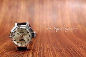 Vintage/hand -rolled wristwatch/TIMESTAR/17Jewels/SHOCKPROOF/India