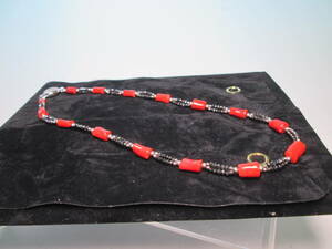 ☆ With this coral yatara red coral &amp; hematite beads with design necklace case