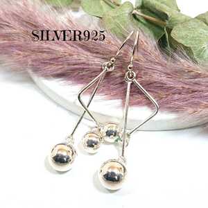 5446 SILVER925 2 ball piercing Silver 925 Silver balls Simple long intersection Unique design Shaking Stick line note stylish