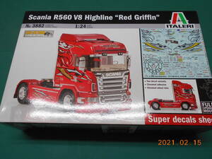 New Italeri 1/24 Scania R560 V8 High Line "Red Glyphone Entractor-Plastic Kit RED GRIFFIN 3882 Finished 24.7cm