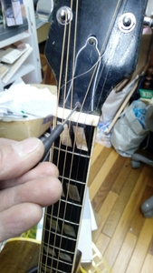 This driver for guitar pegs, rod cover, etc.