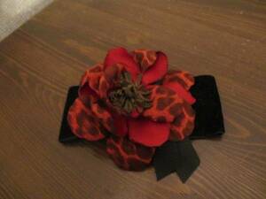 Red leopard pattern flower corsage (USED) 22517
