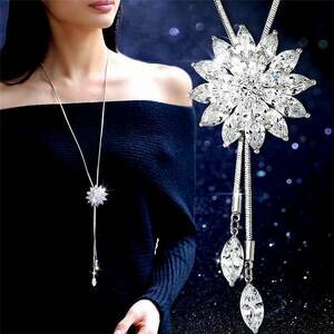 "AS5-A2" Crystal Rhinestone Flower Snow Flake Long Necklace