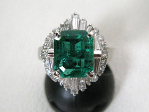 Platinum PT900 Emerald Diamond Ring [Furial ★ Like new] Emerald 1.81ct diamond 0.8ct