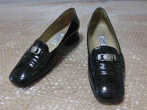 GIANNI VERSACE / Gianni Versace / Medusa metal fittings loafer style leather pumps scro ♪ / size36 / non-standard