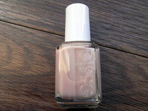 Free Shipping ● Discontinued ● Essie Essie ● 749 Made to Honor ● Wedding Collection Beige Pink