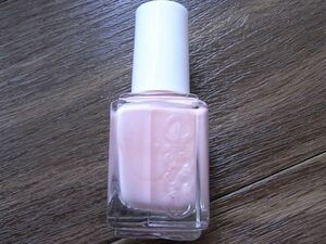 Free shipping ● Limited discontinuation ● Essie ● 767 RAISE AWARENESS ● Pink ribbon limited color new promising decision