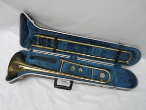 ■ Tentrombone Yamaha type unknown ■ Bank of brass instrument junk goods Includes №8158 ■