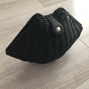 Lip type rattan basket bag Pochet Shoulder Black Black Spiral Girl New unused