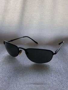 Ray -Ban RB3105 Sunglasses with cases