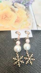 Pearl Earring Snow Flowers Baby Pink Gold