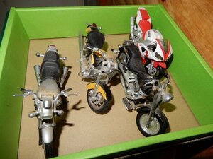 ☆ Really made of about 10 cm to 13cm long, motorcycle ☆ 4 cars have come out of organized shelves, so it will be released.