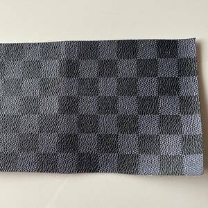 Referral dark blue lattice pattern