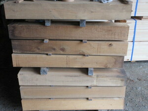 Cypress natural drying back split material 1m x 120mm square / 4 pcs on the legs of the desk: 4 bottles of Fukuyama Express!