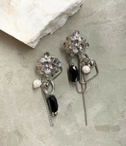 New Free ★ ★Shipping Amplis★2way★ Earrings ★ Flower ★ Pearl ★ Korean ★ Large Unopened ★ ★ Amplis ★Section★ Present