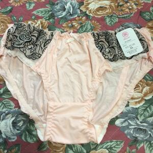 Peach flower pattern embroidery shorts L L size with new tag
