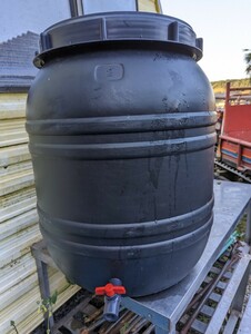 Rainwater tank 140L with black cock, free shipping