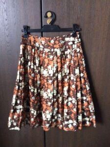 Maricrail ♪ Like new ♪ 350 yen outside the fixed form ♪ About S ♪ It looks new ♪ Nice pattern ♪ Soft pleat ♪
