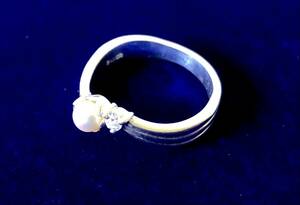 Silver Ring Pearl Colored Stone Pearl Ring SILVER Engraved Used