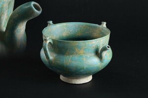 Persian Ceramics Blue Blue Blue Glitter Silvergent Three Ear Included Base around the 13th century / Silver Furry excavation excavation Rome
