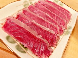 Salt 〆 Straw Grilled Cultured Tuna Steak 2kg For Commercial Use The ultimate gem in which the refreshing heavenly meat and the salt of the deep sea water are intertwined