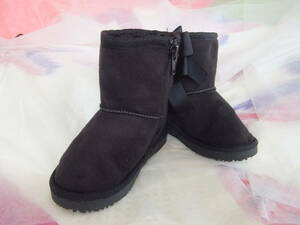 15cm ☆ Black ribbon accents ★ Easy -to -wear horizontal zipper ★ Cold protection boots ★ Mouton style ★ Used goods