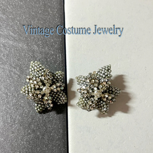 Vintage ◇ Star -type seed pearl and stone flower earrings: Costume jewelry