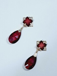 * Handmade * Rare bead accessories with blue light on the back of the adult Bordeaux earring