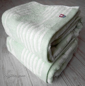 New ● Imabari Towel ● Sweet twist ● Elegant ● Fluffy ● Soft ● Geometric pattern ● 2 bath towels ● Green x White