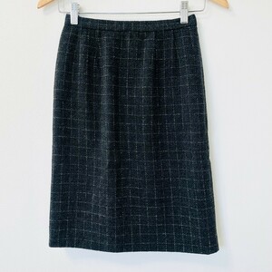 F9997IL BURBERRYS Burberry Size 5 (S) Knee -length Skirt Wool Mixed Gray Check Pattern Ladies Tight Skirt Burberry Fall / Winter
