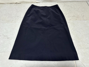 D1209 ◆ Burberry London Burberry London Tight skirt 38 Navy blue