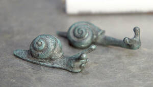 Makoto Akira Opened Cochlea (Snail) One -pair set Total length 4cm and 3.5cm