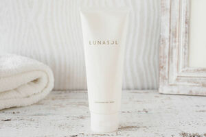 ★ New ★ Lunasol ★ Smoothing gel wash ★ 150g ★