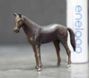 Assorted horse total length 4.5cm height 3.7cm