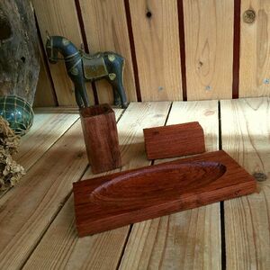 ≫ Rare heather*festival shop wood*Estimated tree 500 years old or more*Luxury wood African rose solid wood*desk desk desk 3 -piece set*memo stand pens tray*hard wood hardware