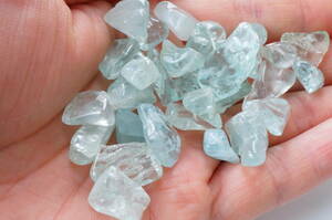 It is a high -quality color outstanding because it is stock 30 years ago! Madagascar natural aquamarine rough 206ct / 41.3g