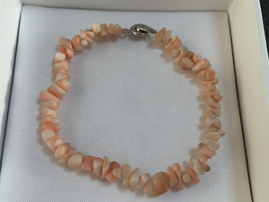 This coral branch bracelet [Inspection/Coral]