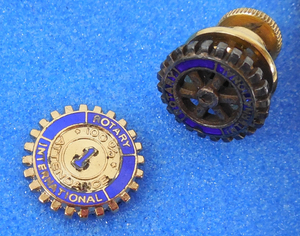 Rotary International ◇ 2 pin batches Silver International Rotary