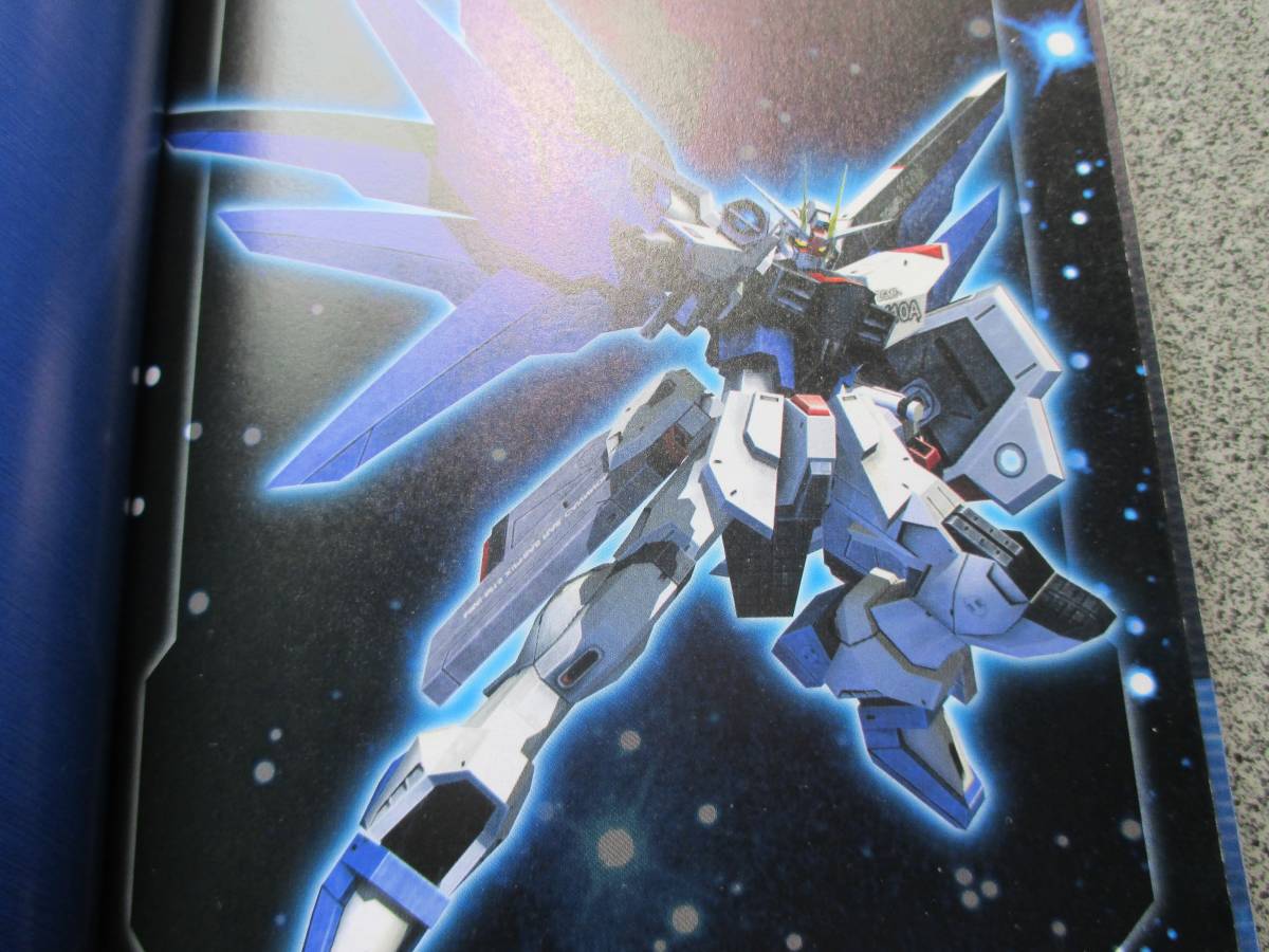 Gundam SEED Union VS.ZAFT Awakening Guide Book Famitsu The First Price 1000 yen + Tax issued in 2005 No use accessories