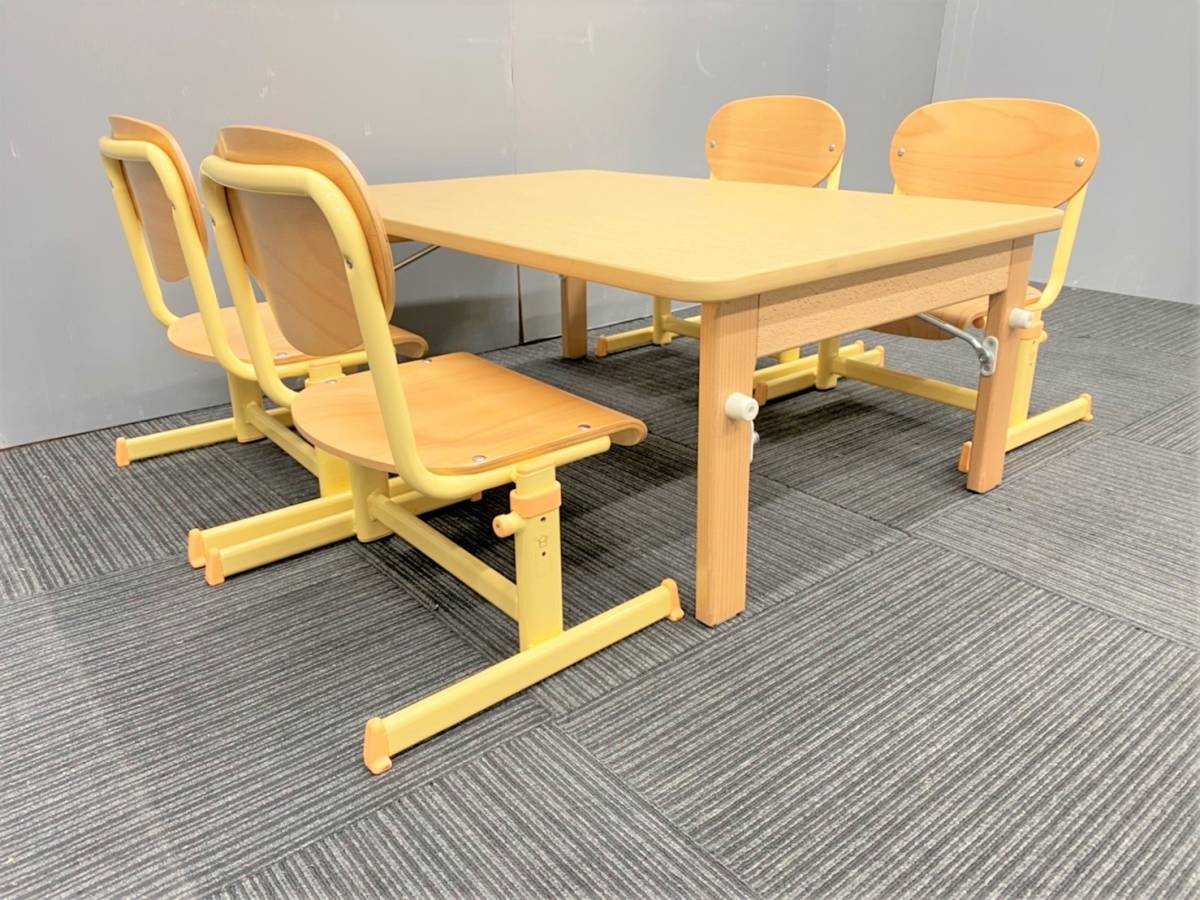 ◆ There is an area -compatible area for our own flight ◆ Bipe 1564 ◆ Gakken ◆ Wooden folding table ◆ Made by mass set ◆ Infant chair 4 legs ◆ 5 points ◆ Kindergarten nursery school care center, etc.